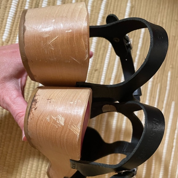 Swedish Hasbeen t-strap clogs - Picture 4 of 6